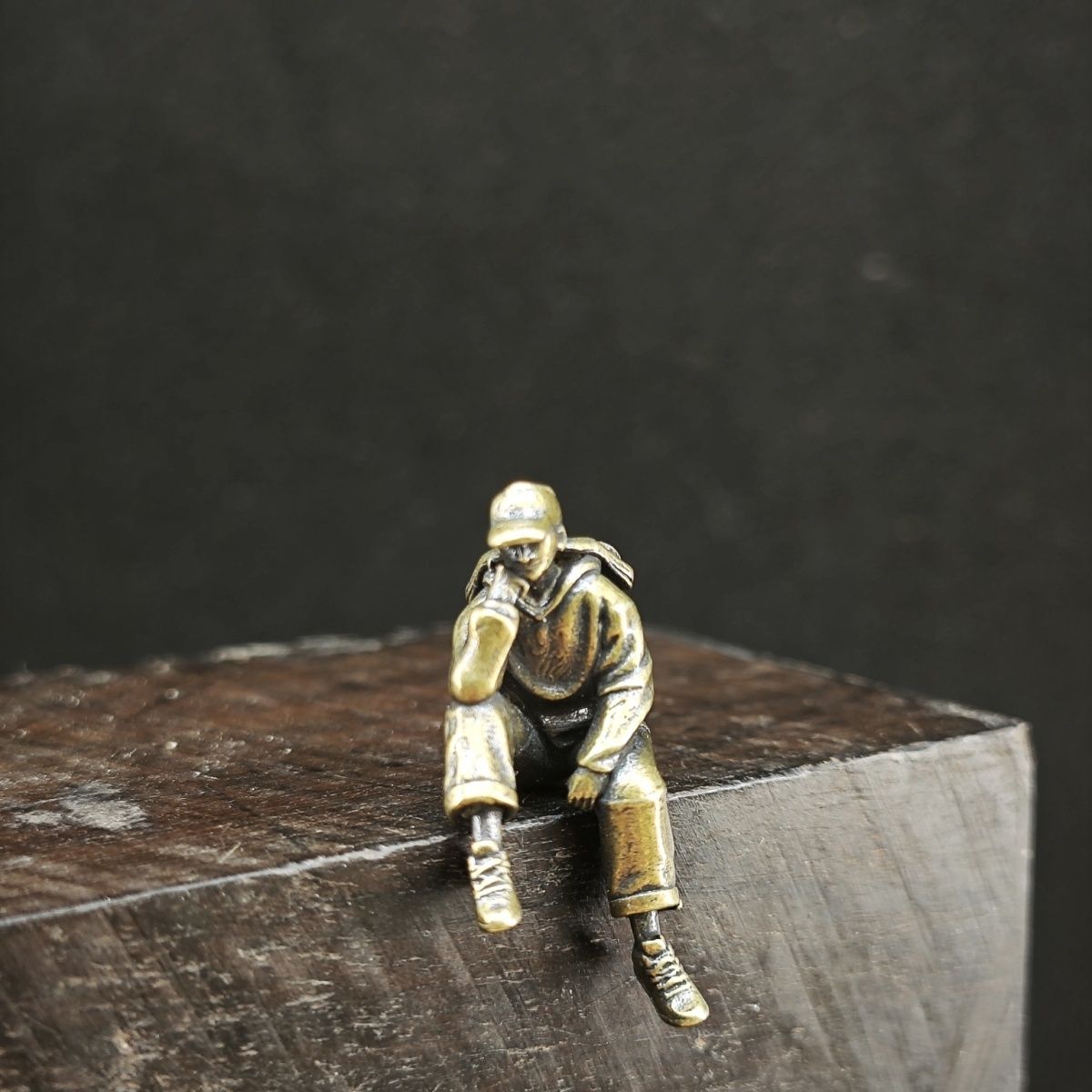 Brass Miniature Sitting Figure – обзор и цена Cubicle Shelf Organizer