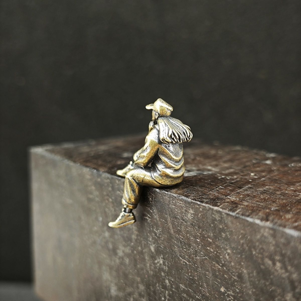 Brass Miniature Sitting Figure – обзор и цена Cubicle Shelf Organizer